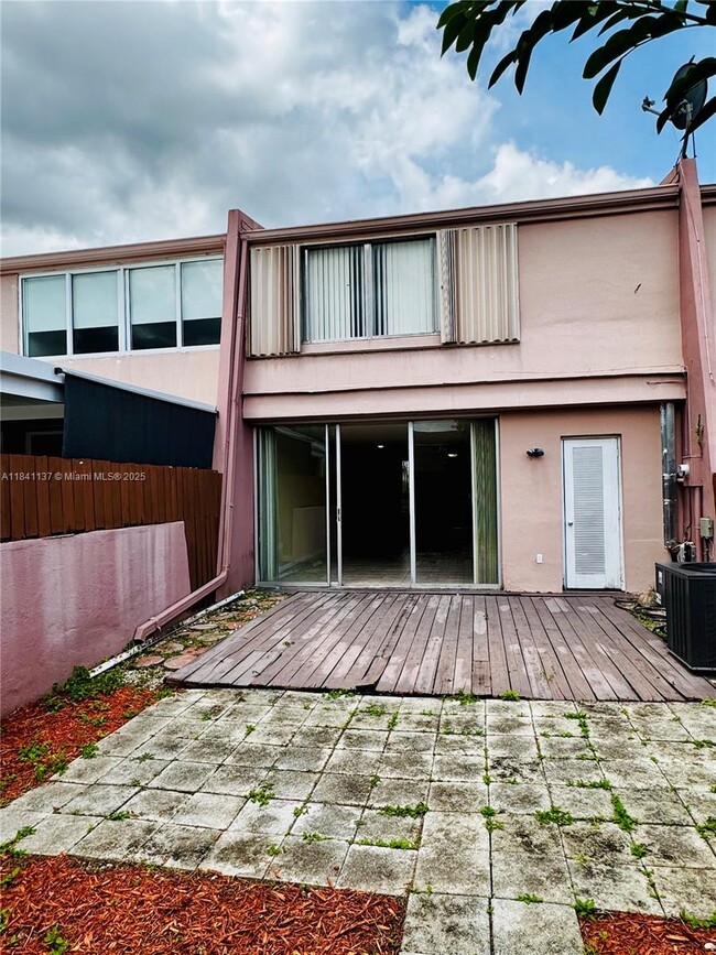 Building Photo - 6312 SW 139th Ct