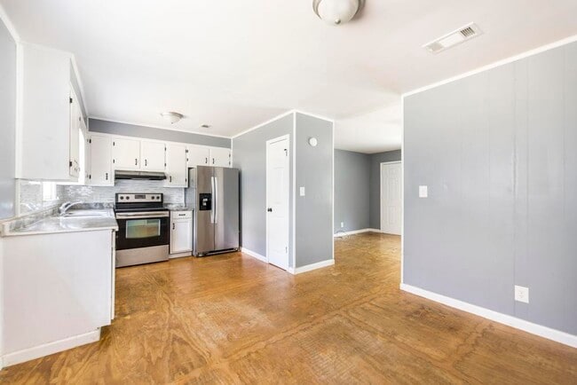 Building Photo - 1032 Taylors Mill Rd