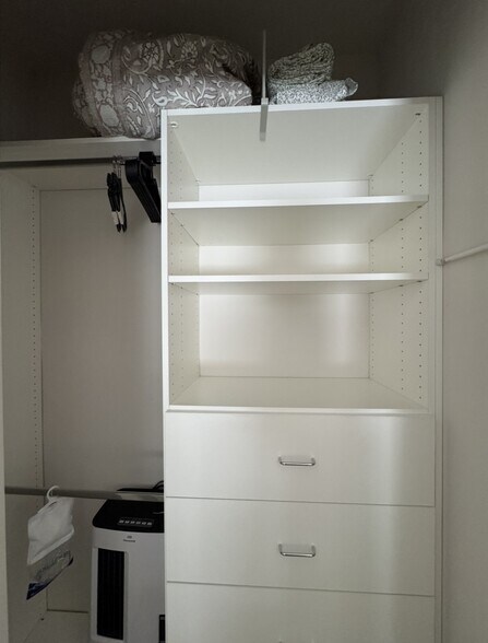 Closet with extra bedding - 901 Jefferson St