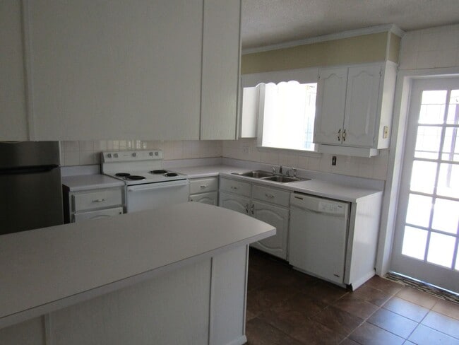 Building Photo - 608 Palmetto St