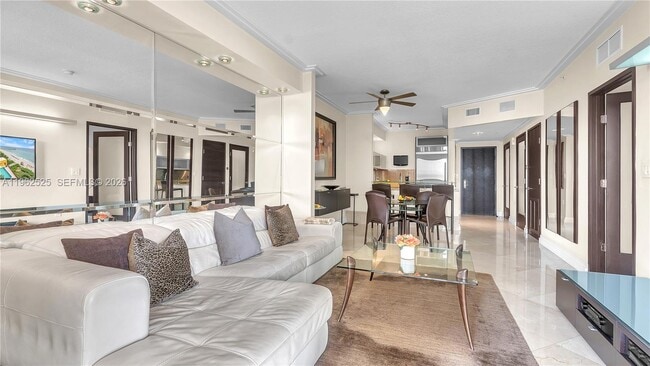 Building Photo - 16275 Collins Ave