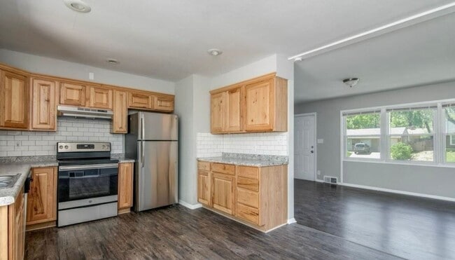 Building Photo - Coming Soon! Charming 3-Bedroom Home with ...