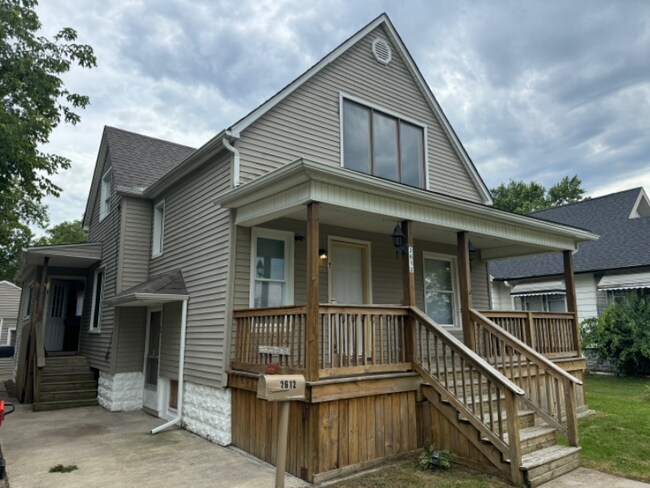 Primary Photo - 2612 South Blvd