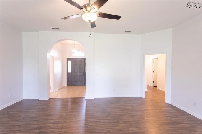 Building Photo - 6051 Laci Ln