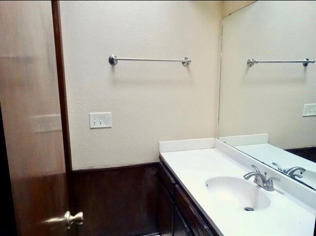 Building Photo - 2116 Lazybrook Trail