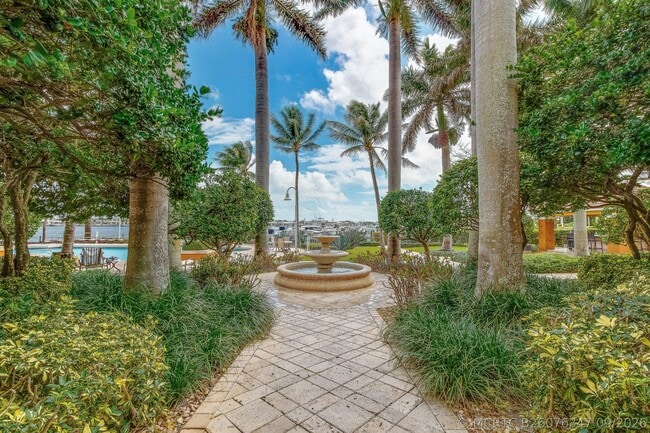 Building Photo - 167 Yacht Club Way