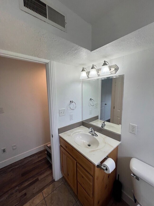 Building Photo - 424 W 1700 N