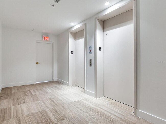 Building Photo - 2912 W Santiago St