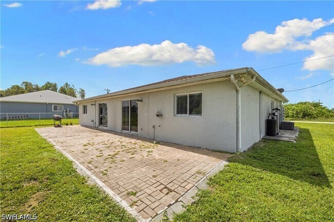 Building Photo - 909 Jaguar Blvd
