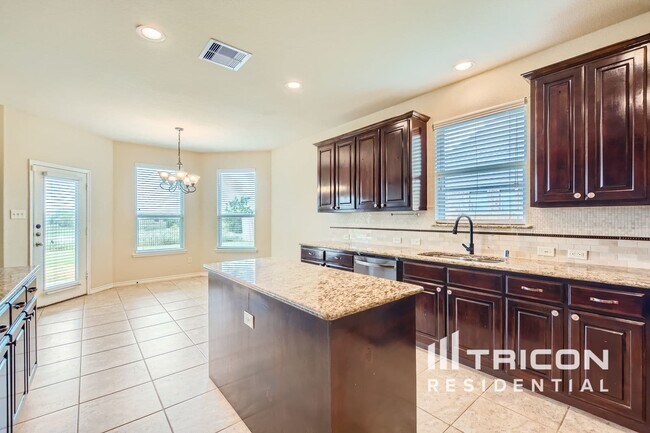 Building Photo - 1044 Lufkin Ln