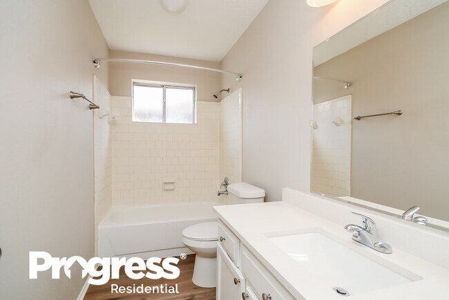 Building Photo - 723 Brookford Dr