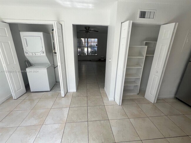 Building Photo - 7503 Kimberly Blvd