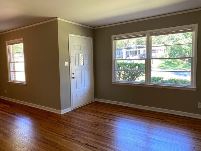 Building Photo - Handsome 3-bedroom just for you !