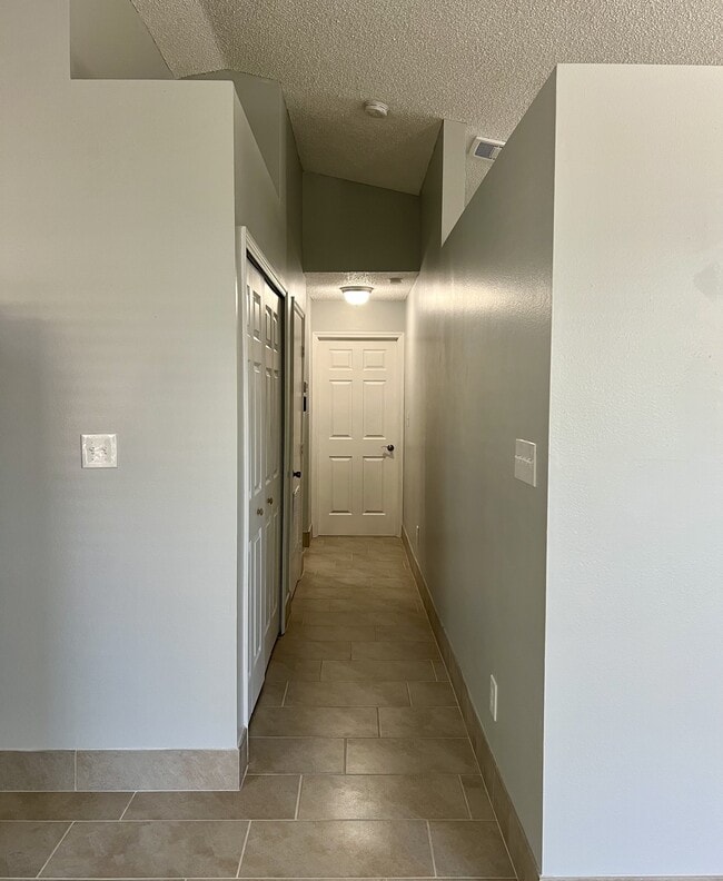 Building Photo - 2386 Harbor Town Dr