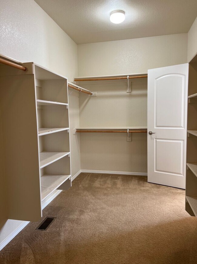 Building Photo - Very Nice 4-Bdrm Rancher in Meridian Ranch