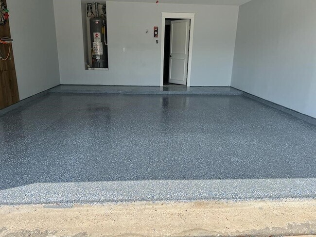 Building Photo - 15506 Red Pine Ridge Way