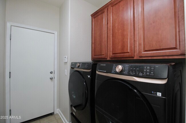 Building Photo - 22310 E Creekside Ct
