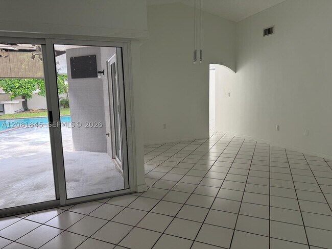Building Photo - 10331 SW 135th Ct