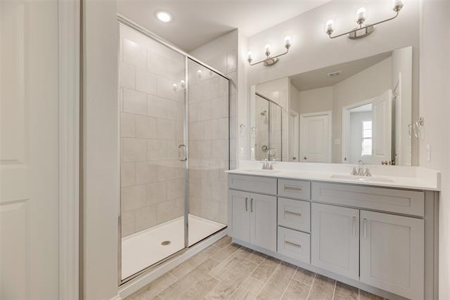 Building Photo - 1537 Vermillion St