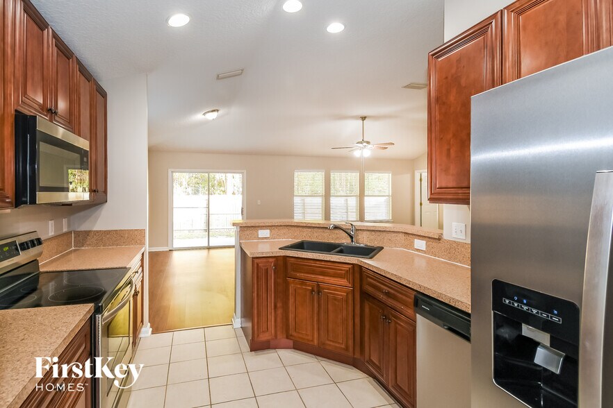 Building Photo - 1088 Beckingham Dr