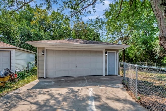 Building Photo - 2055 Downey Rd