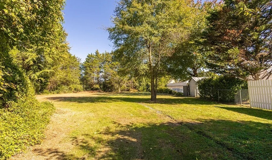 Building Photo - 6103 Hermitage Rd