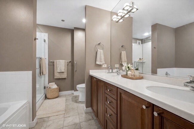 Building Photo - 737 W Washington Blvd