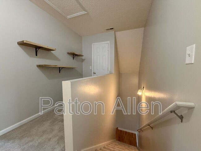 Building Photo - 59 Kelly Field Dr