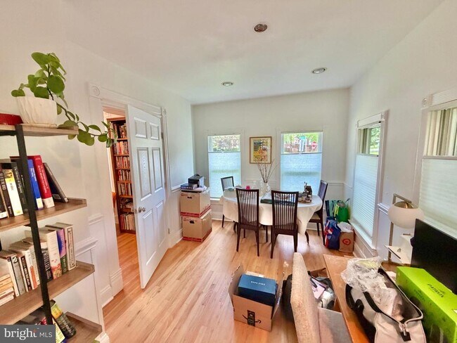 Building Photo - 7538 Morningside Dr NW