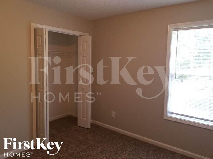 Building Photo - 1305 St Isabella Ct
