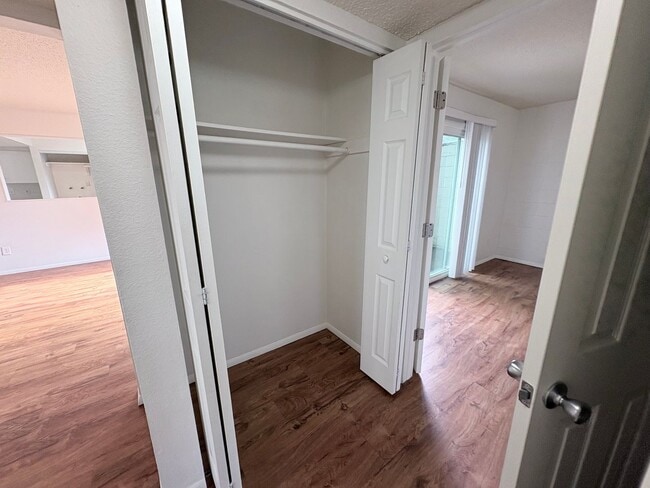 Building Photo - Sh314-316