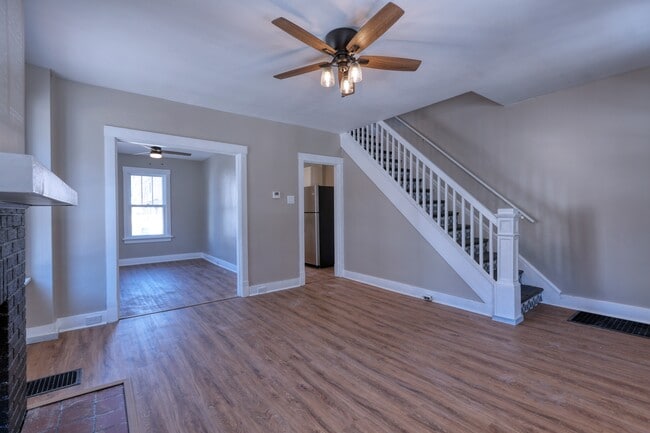 Building Photo - 68 Dewey St