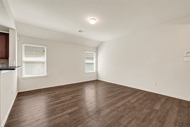 Building Photo - 2806 Morgensen Dr