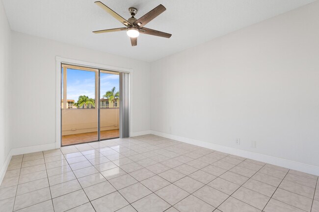 Building Photo - 500 Village Green Cir E