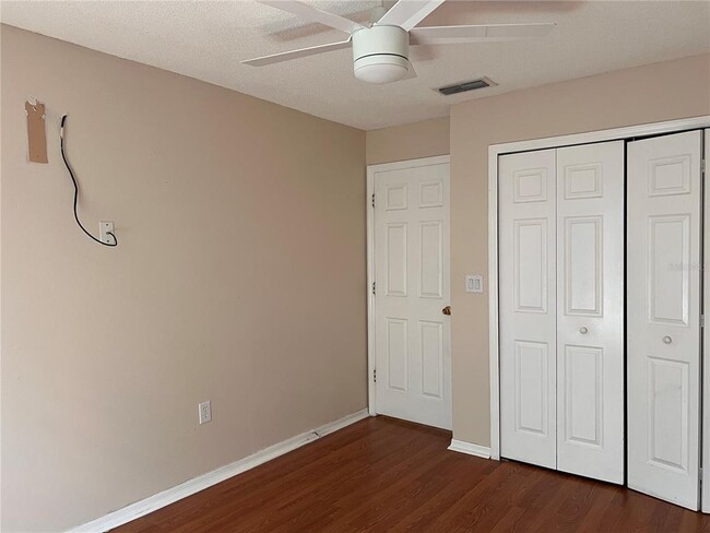 Building Photo - 3900 Oak Pointe Blvd