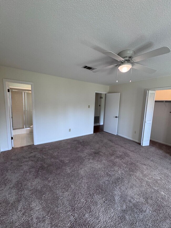 Building Photo - 1115 Briar Creek Rd