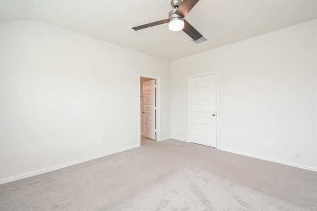Building Photo - 27943 Western Crk Ct