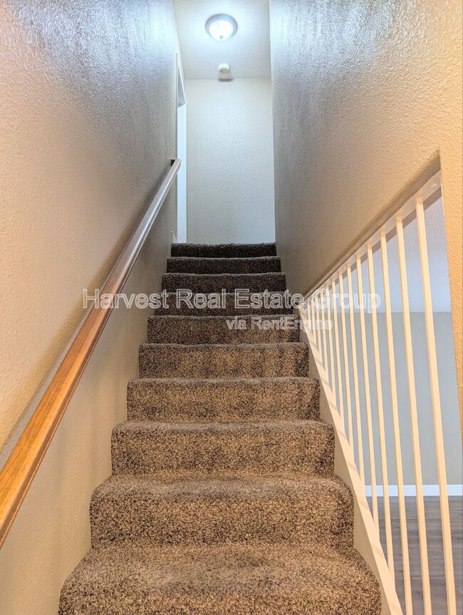Building Photo - 318 Blossom Way