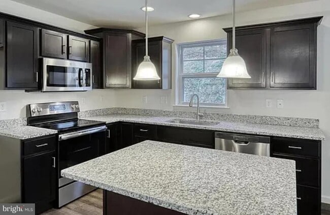Building Photo - 130 Copperleaf Dr