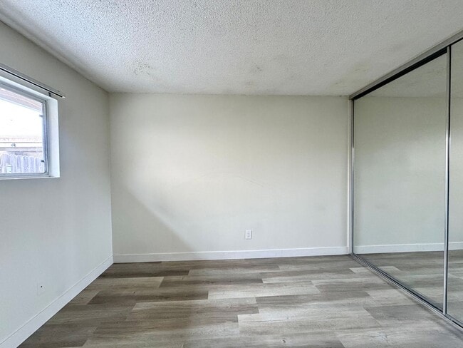 Building Photo - Beautifully Renovated 2 Bed / 1 Bath Apartment for Rent in Los Alamitos!
