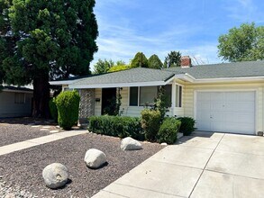 Building Photo - <b> Two Bedrooms Duplex near Pyramid and McCarran<br><br>