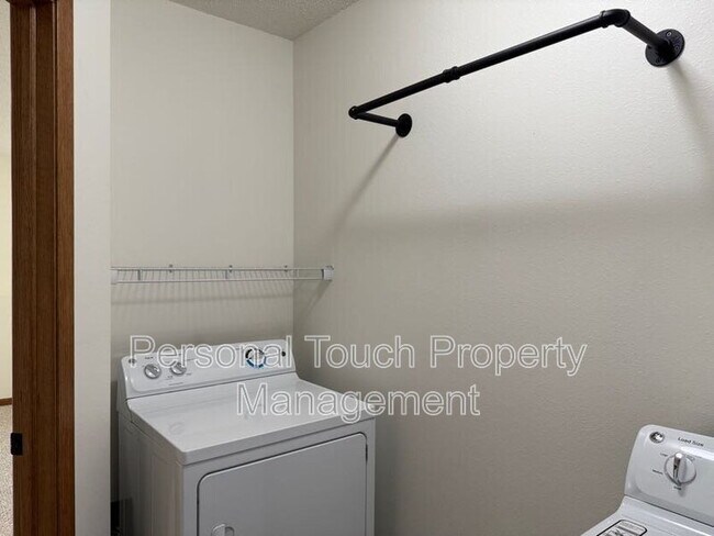 Building Photo - 2580 5th St W