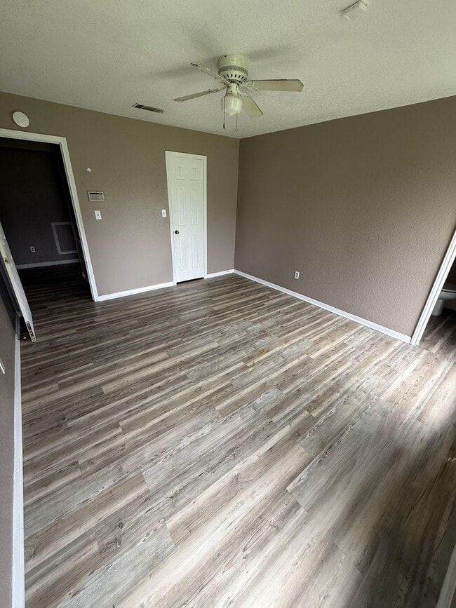 Building Photo - House For Rent 2065 88th Cir, Beaumont, TX 77707