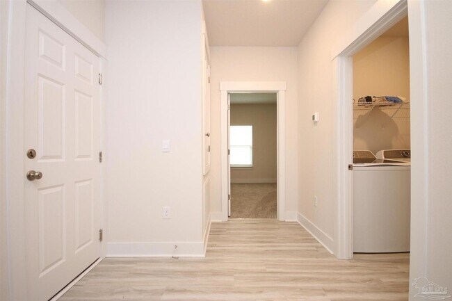 Building Photo - 5875 Sargassum Ln