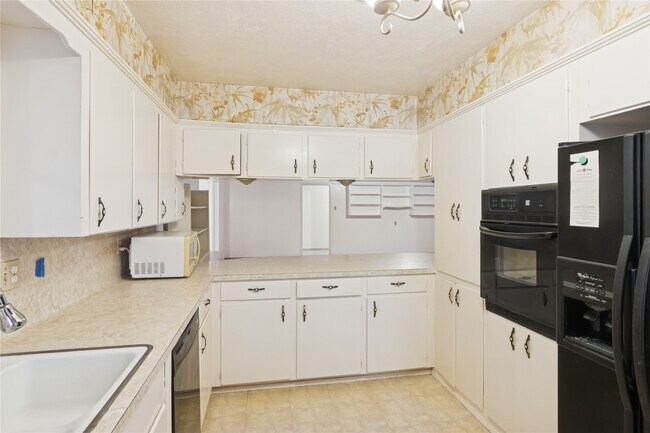 Building Photo - 2303 Kipling St