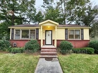 Building Photo - 105 Evora St