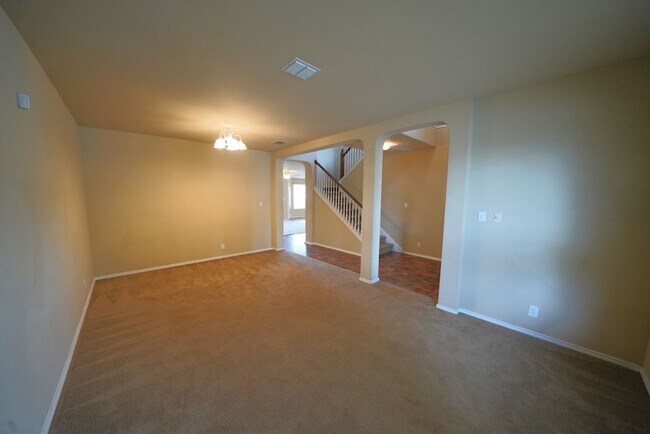 Building Photo - Spacious Home in Cibolo with 3 Car Garage! Realor Commission: $750