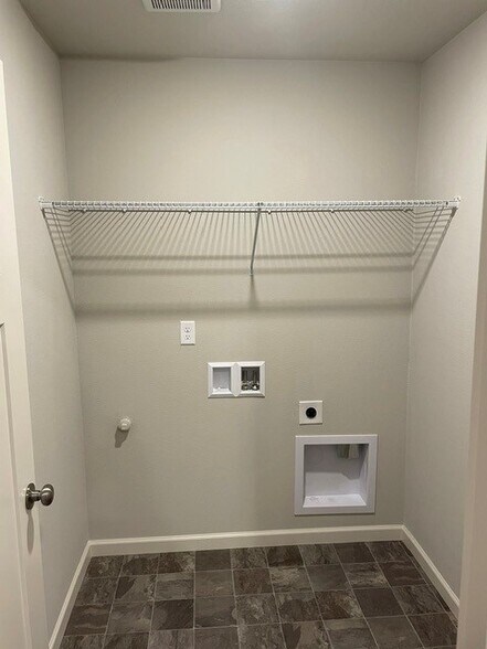 Building Photo - 4249 S Waters Edge Way