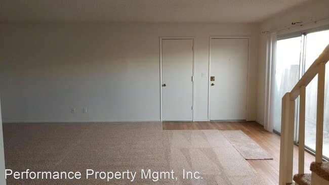 Building Photo - 3 br, 1 bath House - 76 W. Sierra Ave #108