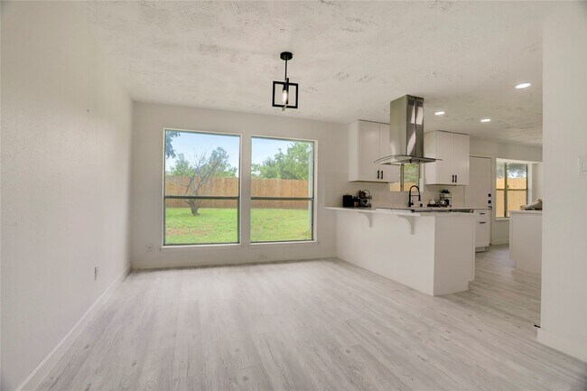 Building Photo - 7926 Windy Creek Dr